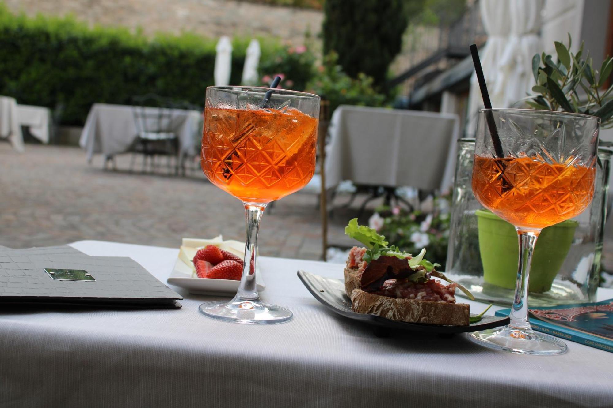Cora Hotels Leon D'Oro CastellʼArquato Buitenkant foto
